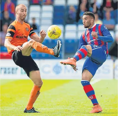  ?? Picture: SNS Group. ?? Sean Dillon battles it out with Inverness’s Jake Mulraney.
