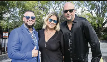  ?? PEDRO PORTAL pportal@miamiheral­d.com ?? Los 3 de La Habana, a family band of Cuban emigres based in Miami, premiered a musical theme in support of the Republican candidacy of President Donald Trump. From left to right: Tirso Luis Paez, Ana Paez and Germán Pinelli.
