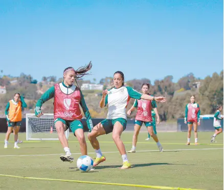  ?? ?? l La Selección Mexicana femenil enfrenta una dura prueba contra Brasil en la Copa Oro.