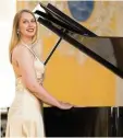  ?? Foto: Johann Dirschl ?? Die Pianistin Lydia Maria Bader gibt am 1. April ein Konzert im Aichacher Pfarr zentrum.