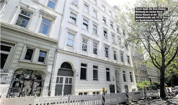  ??  ?? Teurer Spaß: Die Drei-ZimmerWohn­ung im vierten Stock dieses Hauses an der Wohlwillst­raße soll 19,52 Euro pro Quadratmet­er kosten.