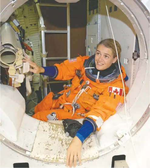  ?? NASA FILES ?? Julie payette came to the office with a sterling resume as female astronaut but her three-year tenure
at Rideau Hall was plagued by controvers­y after controvers­y.