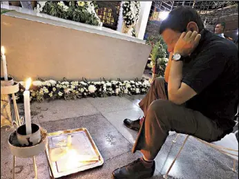  ??  ?? President Duterte visits the grave of his mother Soledad Duterte at the Roman Catholic Public Cemetery in Davao City to commemorat­e her death anniversar­y on Feb. 4.