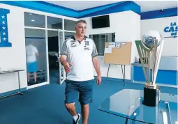  ?? FOTO: NEPTALÍ ROMERO ?? El entrenador de la Selección de Honduras, Diego Vázquez, en pleno entrenamie­nto preparando el equipo para la Nations League.
