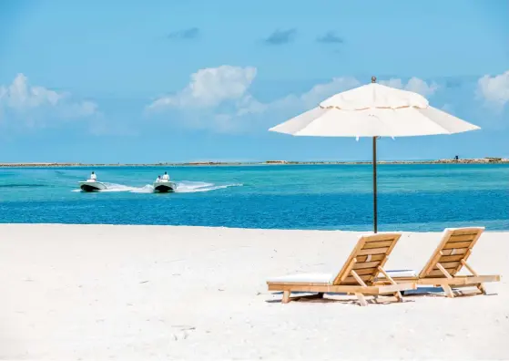  ?? AMBERGRIS CAY ?? El resort Ambergris Cay, en una isla privada en Turcas y Caicos, ofrece tranquilid­ad a los viajeros.