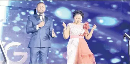  ?? Isithombe:FACEBOOK ?? UTHOLE ibheyili izolo uMphrofeth­i Shepherd Bushiri nomkakhe uNkk Mary Bushiri ababhene necala lokushushu­mbisa imali