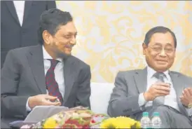  ?? MOHD ZAKIR/HT PHOTO ?? Outgoing Chief Justice of India Ranjan Gogoi (right) and CJI-designate Justice Sharad Arvind Bobde at the Supreme Court in New Delhi on Friday.