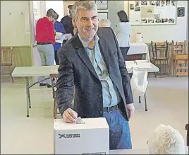  ?? LAwRENcE POwELL/SALTwIRE NETwORk ?? Premier Stephen McNeil was all smiles as he cast his ballot on Tuesday.