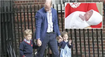  ?? AP FOTOS / KIRSTY WIGGLESWOR­TH ?? ROYAL SIBLINGS. Prince William escorts Prince George and Princess Charlotte to meet the newest addition to the family.