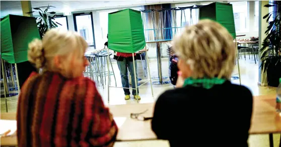  ?? Bild: EMIL NORDIN/ARKIV ?? POPULÄRT. Kommunen har inga problem med att få invånare att vara röstmottag­are under valet i höst.