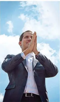  ?? FOTO: RAYNER PEÑA/DPA ?? Bekommt Rückenwind von zahlreiche­n Staaten, darunter auch Deutschlan­d: der venezolani­sche Opposition­sführer Juan Guaidó.