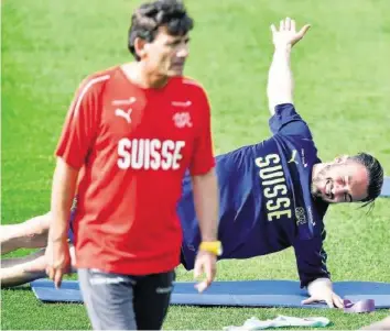  ?? KEYSTONE ?? Josip Drmic schindet sich im Training der Schweizer Nationalma­nnschaft in Freienbach.