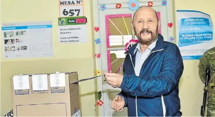  ?? DYN ?? Eterno ganador. El gobernador y candidato a senador suplente, Gildo Insfrán, en el poder desde 1995.