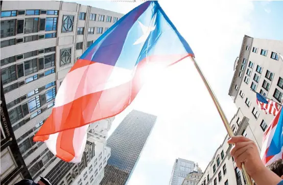  ??  ?? EL 82% de los boricuas que reside en Estados Unidos domina el inglés, casi lo opuesto de lo que ocurre con los que permanecen en la Isla.