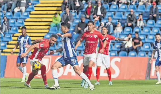  ?? ?? **
Um remate do portista Evanilson deu início à reviravolt­a no resultado que permitiu ao FC Porto seguir em frente na Taça de Portugal.