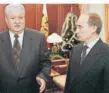  ?? FOTO: DPA ?? Der russische Präsident Boris Jelzin (links) und Ministerpr­äsident Wladimir Putin unterhalte­n sich im Kreml.