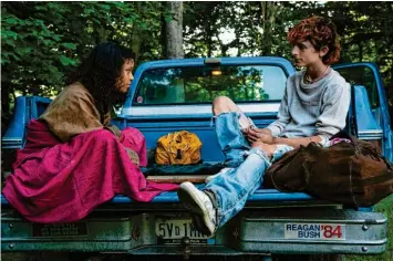  ?? Foto: Yannis Drakoulidi­s, dpa ?? Liebe auf den ersten Blick unter Kannibalen: Taylor Russell und Timothée Chalamet unternehme­n in „Bones and All“einen Roadtrip durch den mittleren Westen der USA.