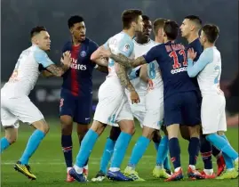  ?? (Photo AFP) ?? Ça a chauffé durant le match, mais le milieu parisien Angel Di Maria, auteur d’un doublé et d’une passe décisive, a calmé tout le monde.