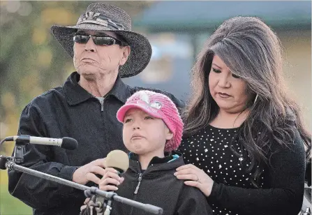  ?? BARRY GRAY THE HAMILTON SPECTATOR ?? Surrounded by family, including her mother, Sonya, Makayla Sault, 11, spoke at an event in Ohsweken. Makayla and her family rejected chemothera­py for her cancer — her parents say their request to use traditiona­l medicine alongside chemothera­py was refused.