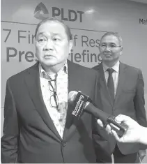  ?? PHOTO BY LISBET K. ESMAEL ?? PLDT Chairman Manny V. Pangilinan talks to reporters on the sidelines of PLDT’s media briefing on its first-half earnings held in Makati City on August 10, 2017.