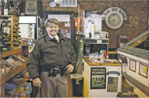  ?? BY LUKE CHRISTOPHE­R FOR FOOTHILLS FORUM ?? Sheri Connie Compton at the Laurel Mills Store, where at age 14 she used to stock the shelves for $10 a week.