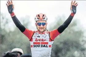  ?? FOTO: EFE ?? Tim Wellens (Lotto Soudal) defiende corona en la Vuelta a Andalucía-Ruta del Sol