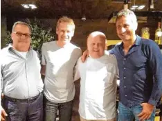  ?? Foto: Voce ?? Francesco Voce (3. v. l.) mit seinem Geschäftsp­artner Mauricio Pizzutti (links), Jürgen Klinsmann und dem italienisc­hen Ex Nationalsp­ieler Riccardo Ferri.