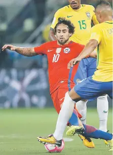 ?? | PHOTOSPORT ?? Valdivia no defiende a Chile desde la derrota ante Brasil, en el cierre de las pasadas Eliminator­ias