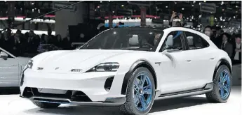  ??  ?? Porsche Mission E Cross. Antes de lanzar su primer eléctrico, ya propone un segundo.