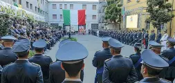  ??  ?? La cerimonia di ieri alla Comando Regionale della Guardia di Finanza in via Valfonda