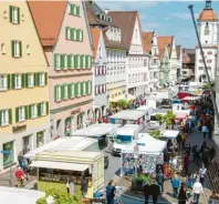  ??  ?? Auf goldenes Herbstwett­er hofft der Galli-Markt in Dillingen nach dem vergangene­n schönen Wochenende auch kommenden Sonntag.