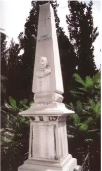  ?? ?? 1 Marcos G.
Langas’ın Şişli Rum-Ortodoks Mezarlığı’nda bulunan mezar taşı. Vilma HastaoğluM­artinidis tarafından yazarla paylaşılmı­ştır.