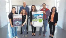  ?? FOTO: RIESTERER ?? Die Organisato­ren des Campus Day der Hochschule Furtwangen auf dem Campus Schwenning­en (von links): Lilli Häberlin, Jessica Greenwood, Wolf-Dietrich Schneider, Margareta Müller, Markus Egert und Sabine Behringer.