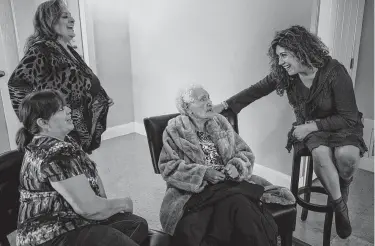  ?? Josie Norris / Staff photograph­er ?? Deidra Hagdorn, right, said of her grandmothe­r, Ofelia Gonzalez, center, a 108-year-old centenaria­n, that “she’s one of the few ties I have to my mother and memories of innocent ways and childhood days.”