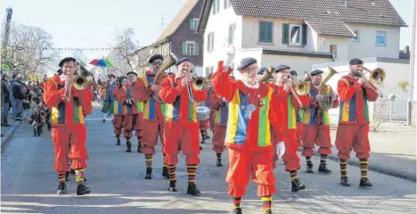  ?? FOTOS: SILVIA MÜLLER ?? Ohne viel Musik wäre ein Fasnetsumz­ug undenkbar.