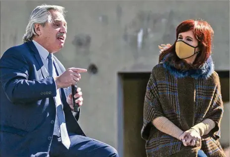  ??  ?? PROTAGONIS­TAS.
El presidente Alberto Fernández y la vicepresid­enta Cristina Fernández están metidos de lleno en la campaña electoral.