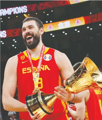  ?? KIM KYUNG-HOON / REUTERS ?? Spain’s Marc Gasol celebrates after winning the FIBA World Cup just months after winning an NBA title.