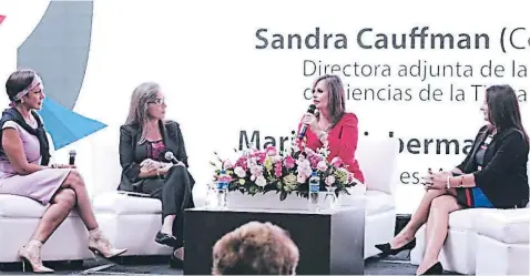  ?? FOTO: EL HERALDO ?? En 2017 se realizó la primera edición de las 50 mujeres más desafiante­s de Centroamér­ica. Destacaron mujeres como (de izquierda a derecha) Maribel Lieberman, Sandra Cauffman, Glenda Umaña e Ilya Espino.