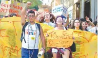  ?? FOTOS MAIRA COELHO ?? Integrante­s de associaçõe­s de doenças raras em protesto domingo