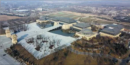  ?? PHOTOS BY ZOU HONG / CHINA DAILY ?? A bird’s-eye view of the newly opened Shaanxi History Museum’s Qin-Han Civilizati­on Museum in Xixian New Area, Shaanxi province.