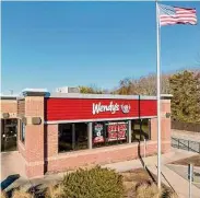  ?? Patrick Sikes / For Hearst Connecticu­t Media ?? The manager of the Wendy’s in Plainfield is accused of using racial slurs and refusing to serve the Woodstock Academy basketball team.