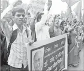  ??  ?? CPI (M), CPI, SKP, Janata Dal (S) participat­ed in the protest at CST station on Wednesday