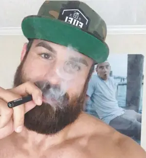  ?? PHOTO TIRÉE D’INSTAGRAM ?? Adam Braidwood a publié une vidéo sur Instagram où on le voit vanter les mérites du CBG, un cannabinoï­de non-psychoacti­f.