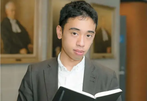  ??  ?? L’ordinateur du journalist­e Michael Nguyen a été saisi après une plainte du Conseil de la magistratu­re. Celui-ci alléguait que notre reporter avait eu accès indûment à des documents confidenti­els révélant le comporteme­nt d’une juge après une fête de...