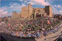  ?? BETTINI ?? Il Mondiale 2014 davanti al Castello dei Templari a Ponferrada (Spa)