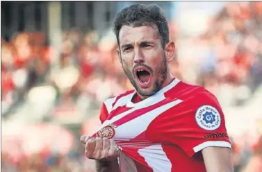  ??  ?? Stuani celebra uno de sus goles con la camiseta del Girona.