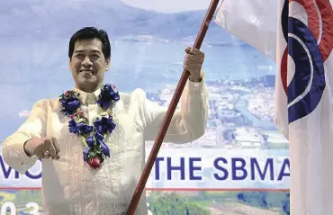  ??  ?? Newly-appointed chairman and administra­tor of the Subic Bay Metropolit­an Authority Martin Diño.