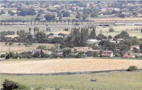  ?? VALERIO MERINO ?? Parcelacio­nes cercanas al yacimiento de Medina Azahara