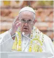  ?? FOTO: FILIPPO MONTEFORTE/DPA ?? Papst Franziskus bei der Ostermesse im Petersdom.