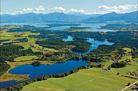  ?? Foto: Chiemsee-Alpenland Tourismus ?? Die Eggstätt-Hemhofer Seenplatte ist recht unbekannt – viele fahren an hier vorbei, direkt zum Chiemsee.